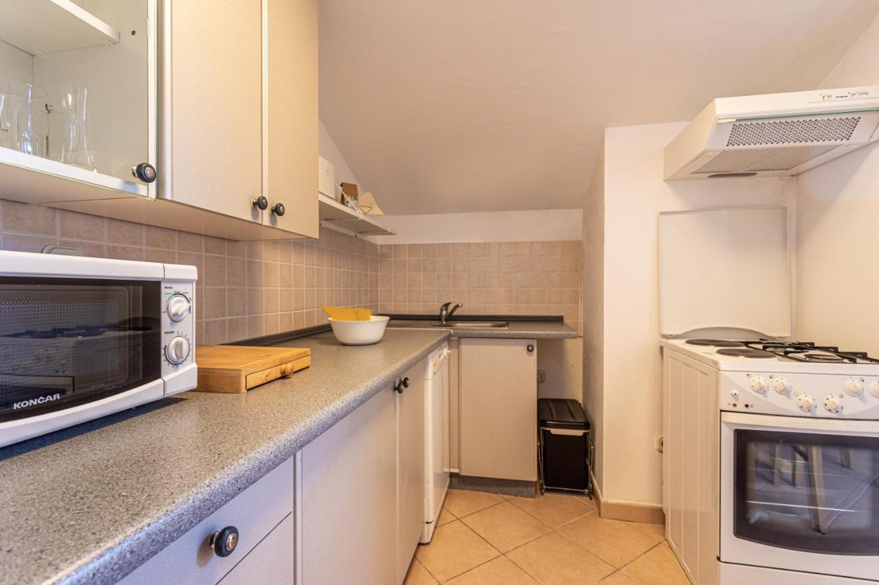 Apartment Tereza Malinska Exterior photo