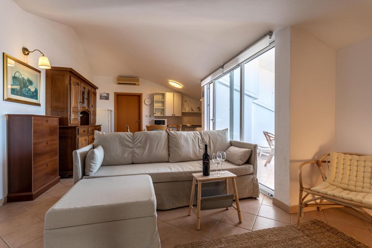 Apartment Tereza Malinska Exterior photo